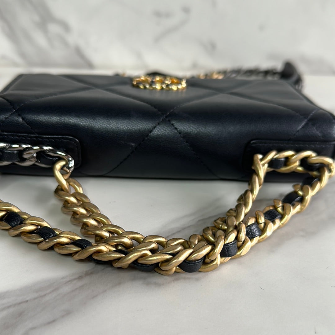 Chanel 19 Wallet on Chain in Black Quilted Lambskin, Preowned