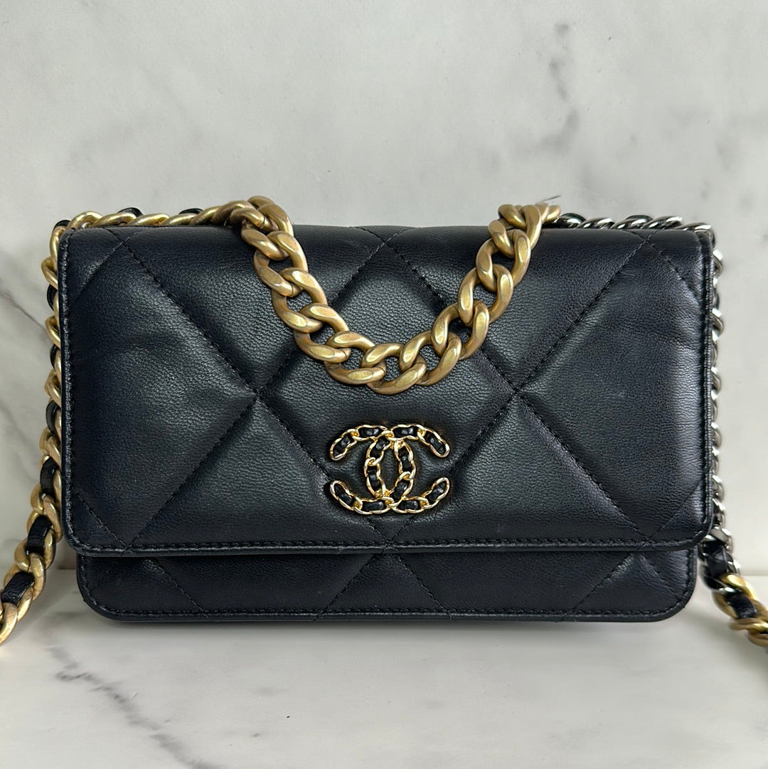 Chanel 19 Wallet on Chain in Black Quilted Lambskin, Preowned