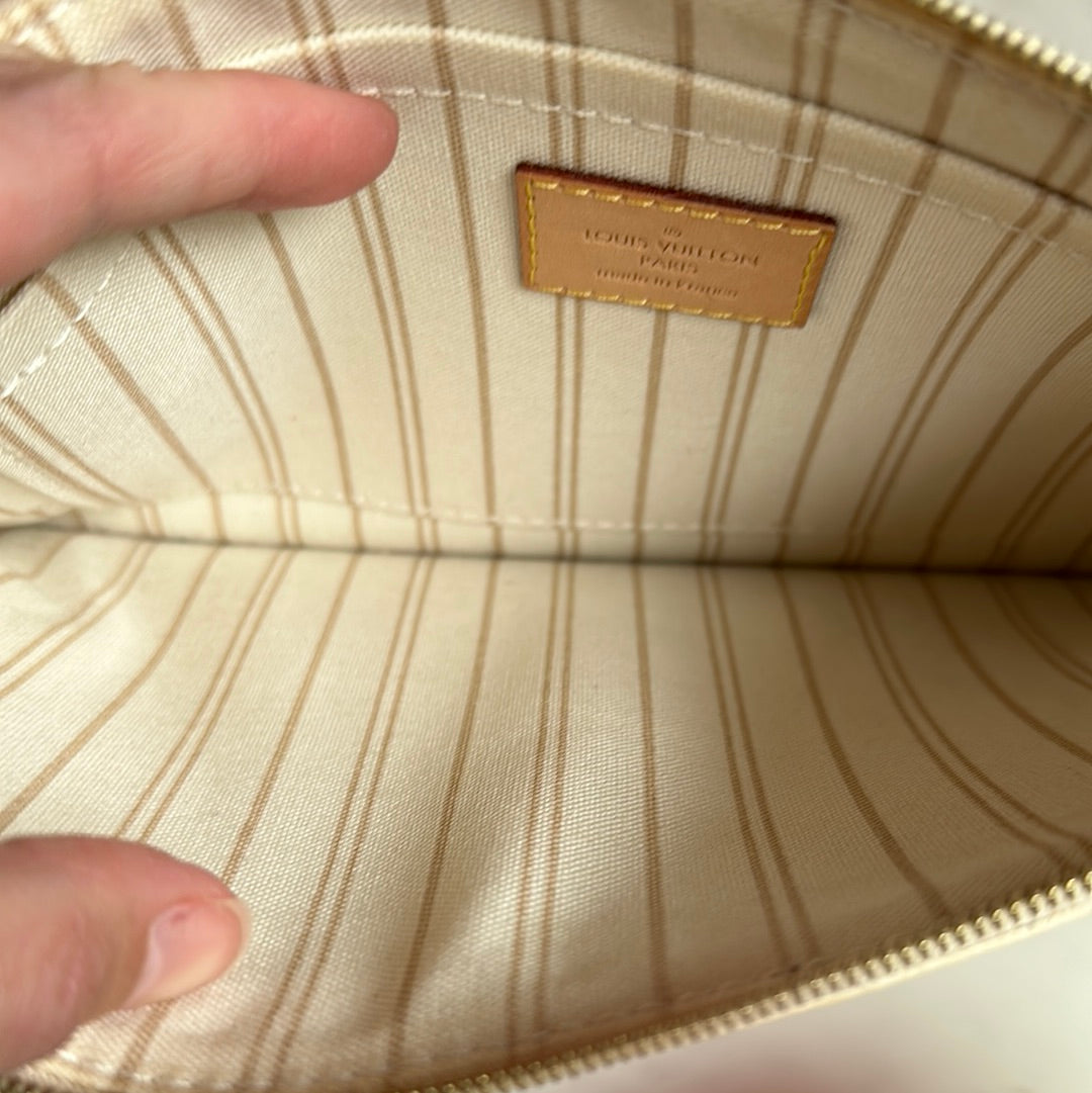 Louis Vuitton Pochette in Damier Azur, Preowned