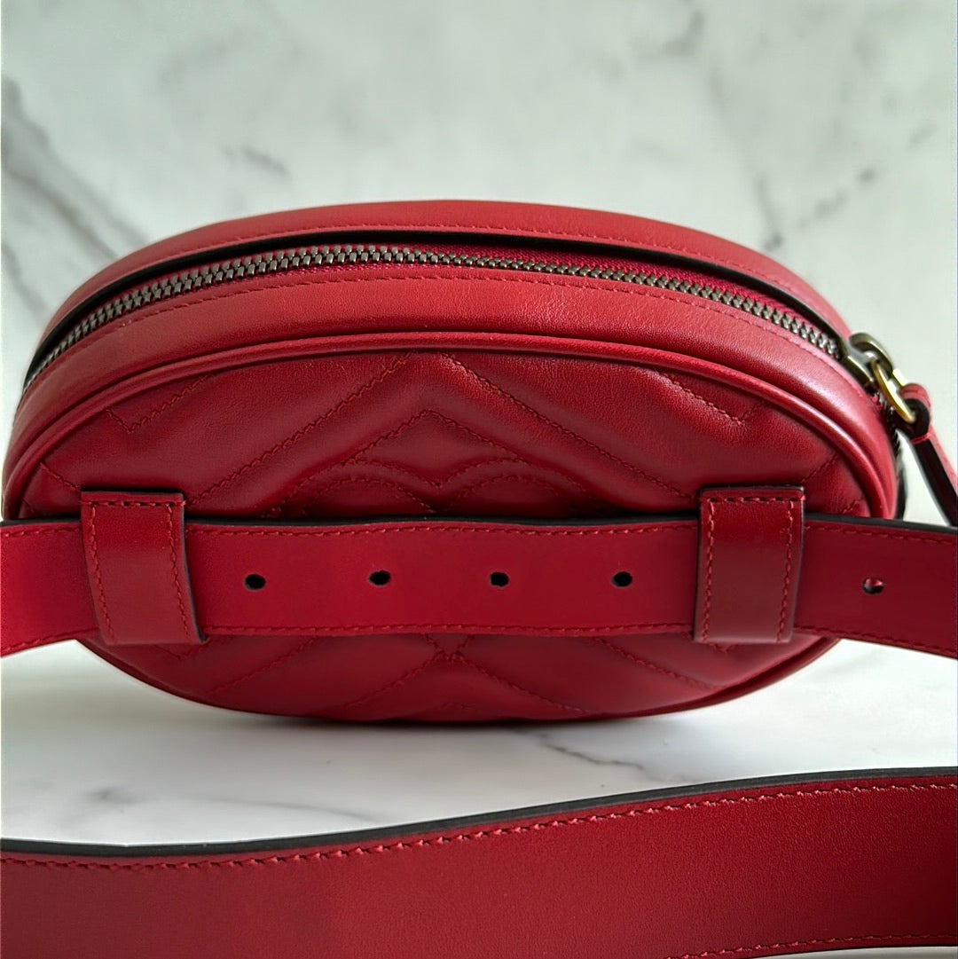 Gucci GG Marmont Waist Bag in red, size 85