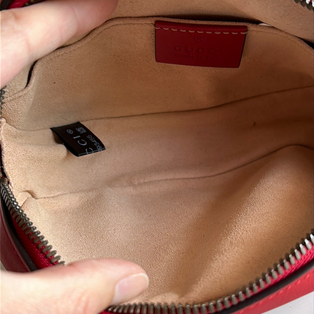 Gucci GG Marmont Waist Bag in red, size 85