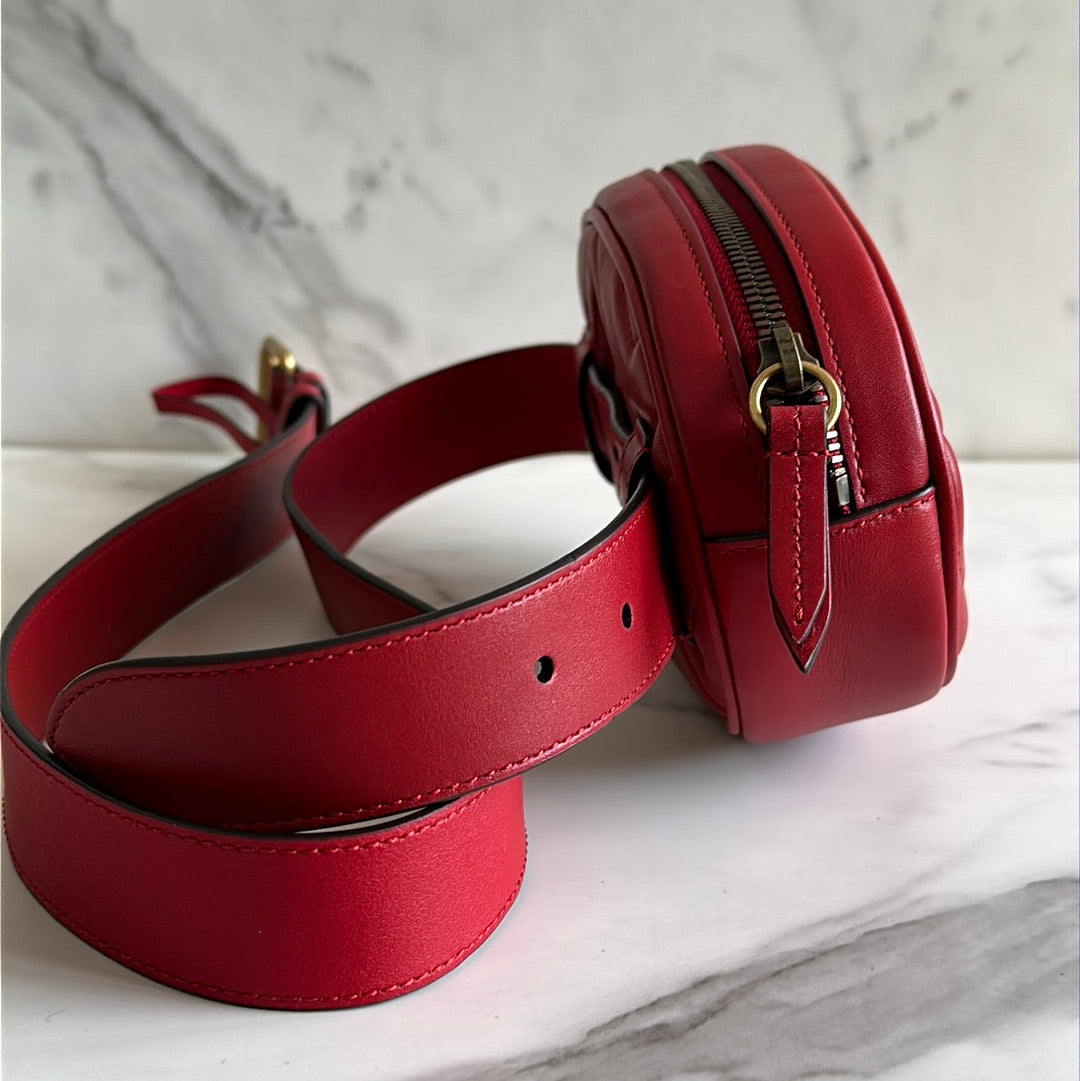 Gucci GG Marmont Waist Bag in red, size 85
