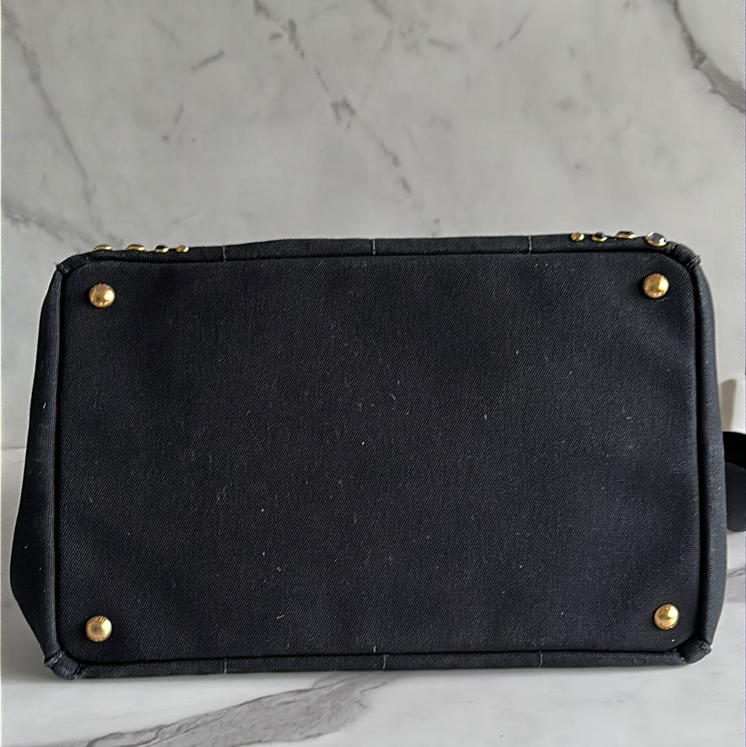 Prada Canapa, Preowned
