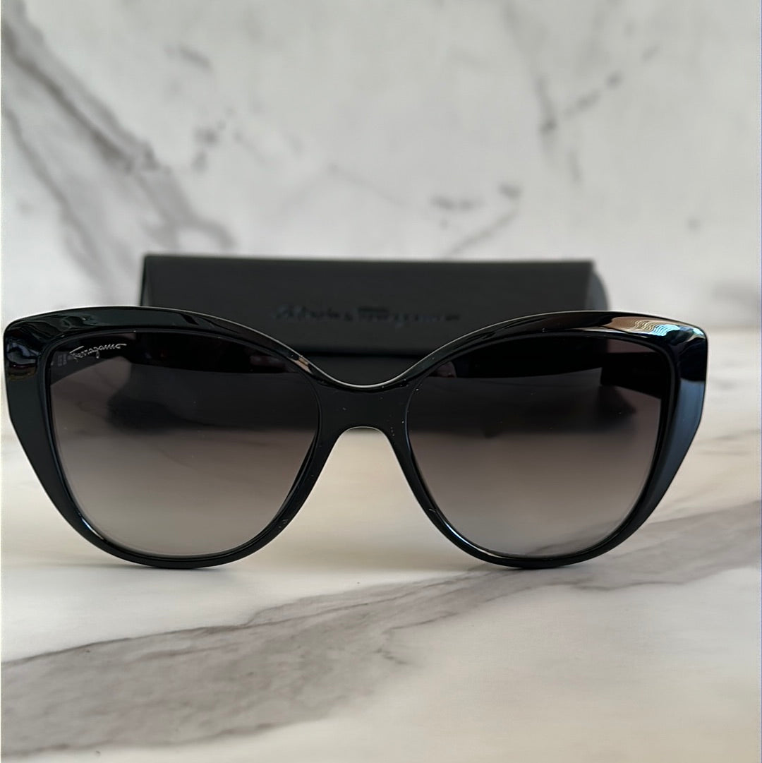 Salvatore Ferragamo, New in box