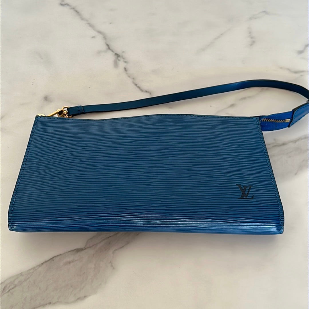 Louis Vuitton Accessory Pouch Epi, Preowned