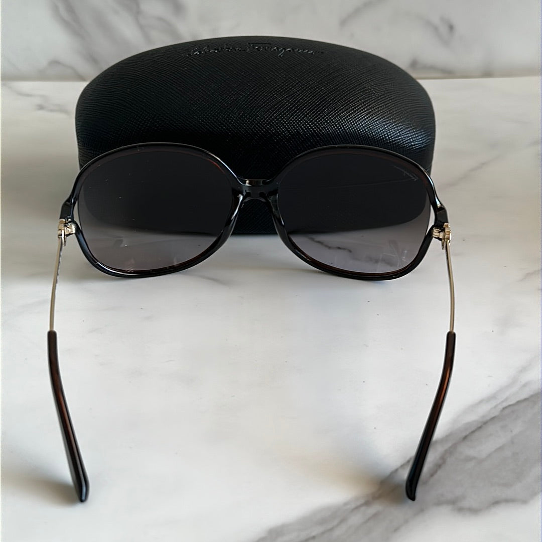 Salvatore Ferragamo, New in box