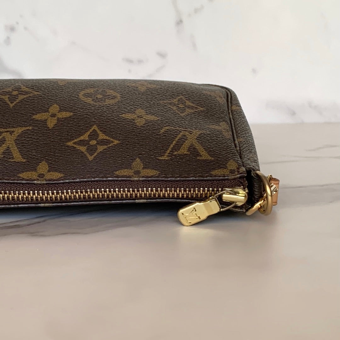 Louis Vuitton Pochette Accessoires, Preowned