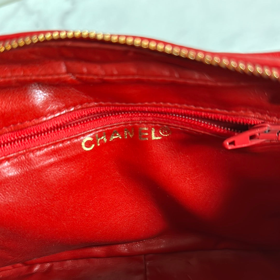 Chanel vintage chain shoulder bag