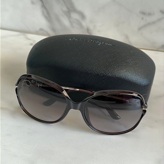 Salvatore Ferragamo, New in box